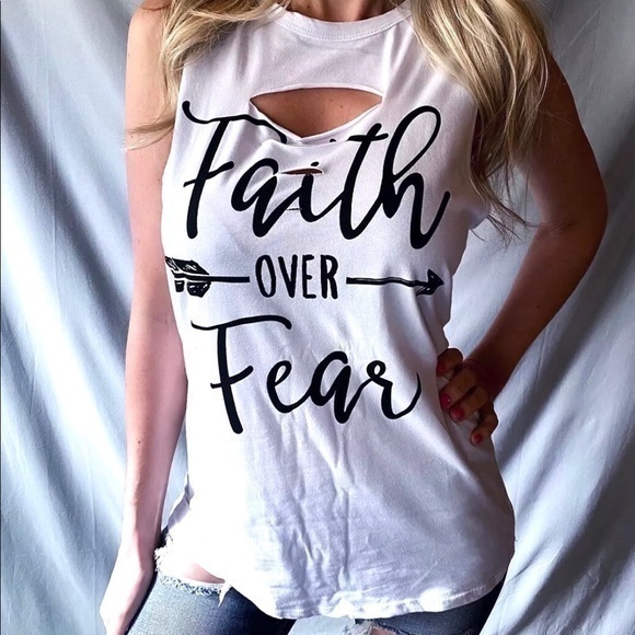 Laser Cut Faith Over Fear Graphic Muscle Tank Tee - Picture 2 of 3